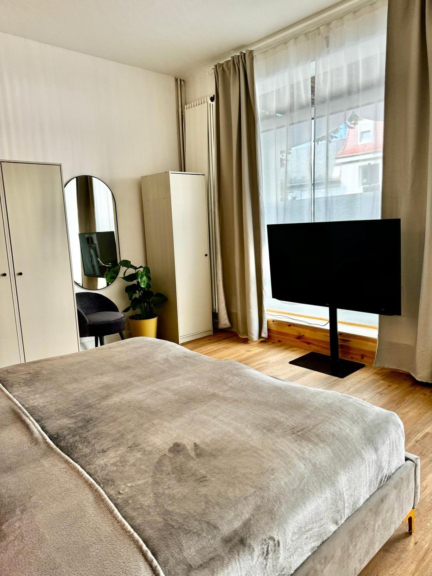 Room107 Im Herzen Von Ma Seckenheim Mannheim Bagian luar foto